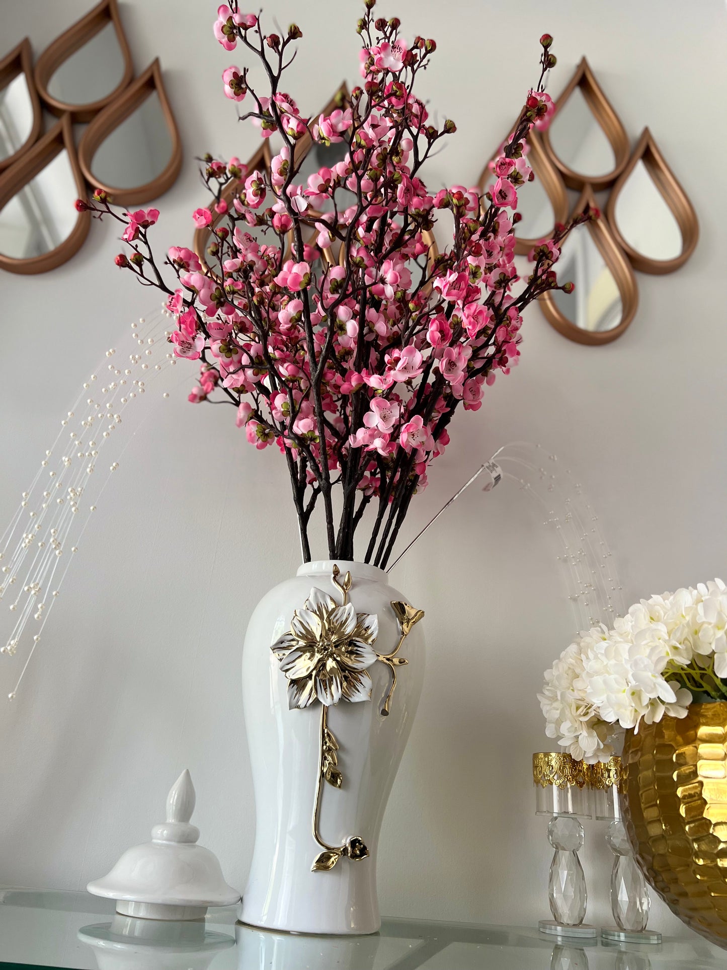 White and Gold Flower Ginger Jar